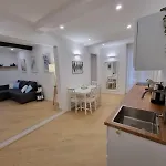 Ti Ci Devo Portare شقة *